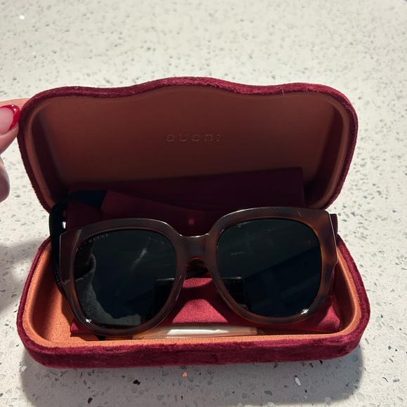 Gucci Tortoiseshell Sunglasses with Dark Green Lenses - Picture 3 of 4